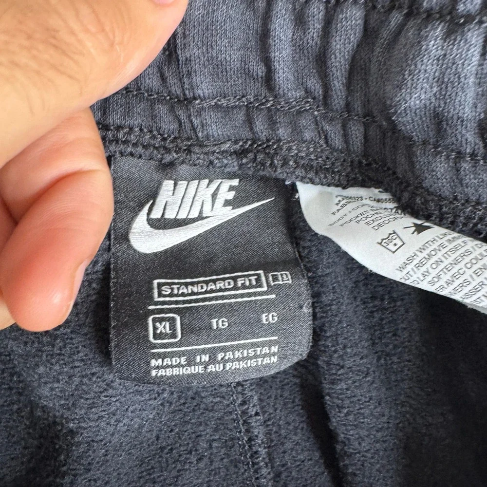 Nike graphic ribbed